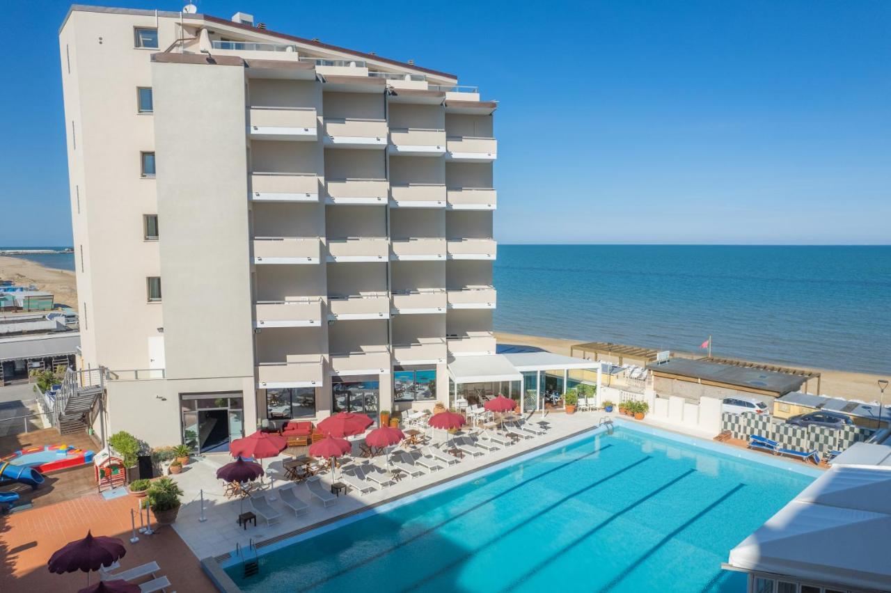 Unahotels Imperial Sport Hotel Pésaro Exterior foto
